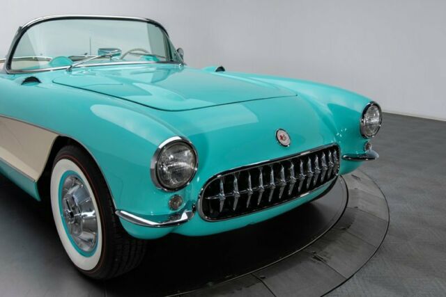 Chevrolet Corvette 1956 image number 20