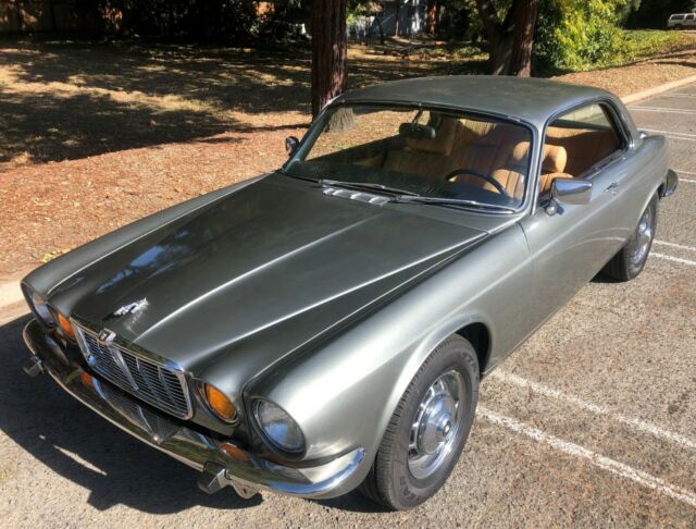 Jaguar XJ6 1976 image number 12