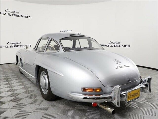 Mercedes-Benz 300-Series 1955 image number 10