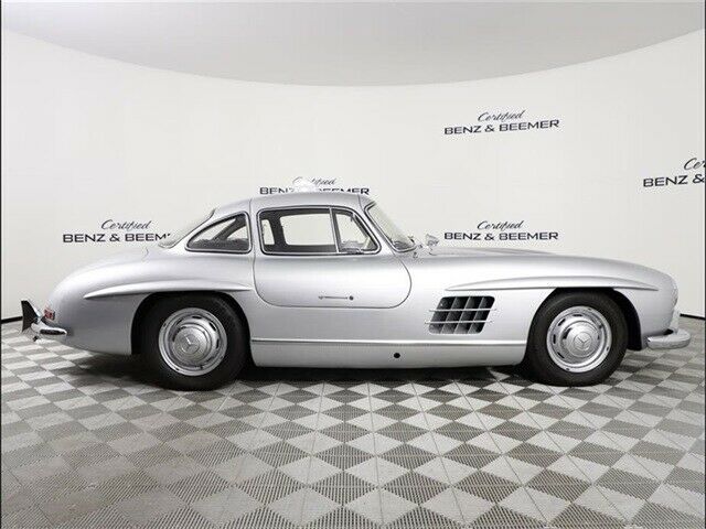 Mercedes-Benz 300-Series 1955 image number 12