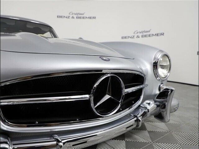 Mercedes-Benz 300-Series 1955 image number 27