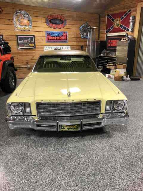 Plymouth Gran Fury 1977 image number 0