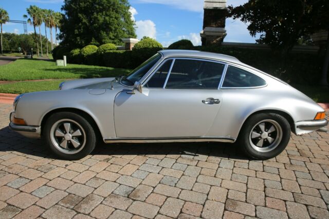 Porsche 911 1971 image number 26