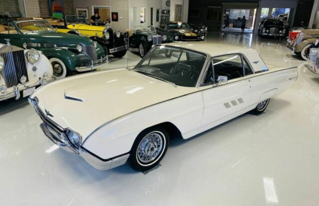 Ford Thunderbird 1963 image number 0