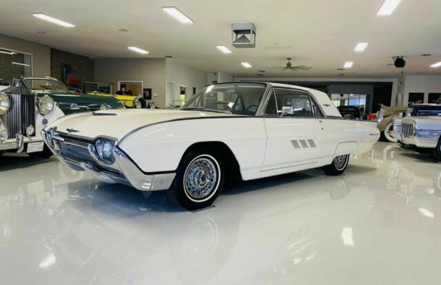 Ford Thunderbird 1963 image number 2