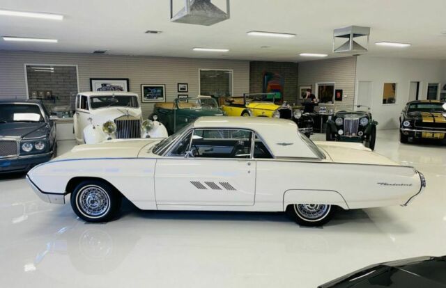 Ford Thunderbird 1963 image number 27