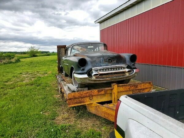 Oldsmobile Eighty-Eight 1955 image number 2