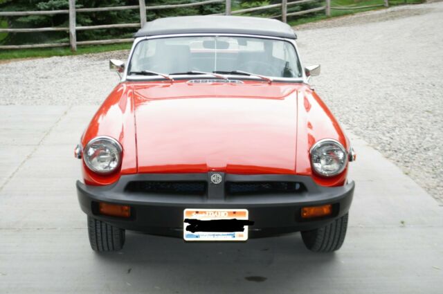 MG MGB 1976 image number 0