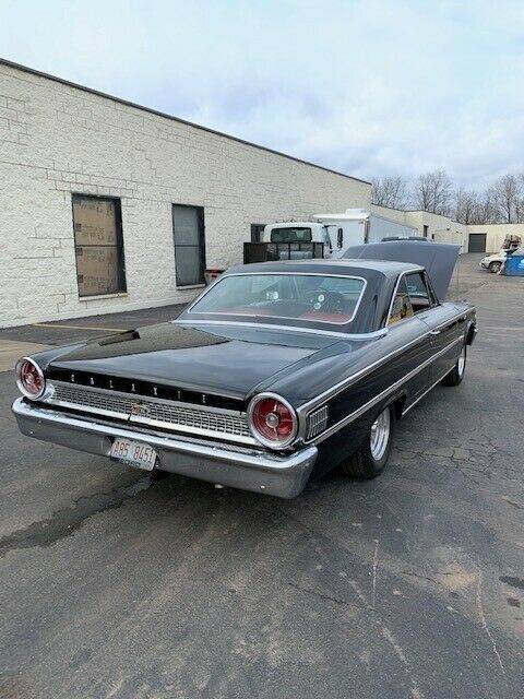 Ford Galaxie 1963 image number 3