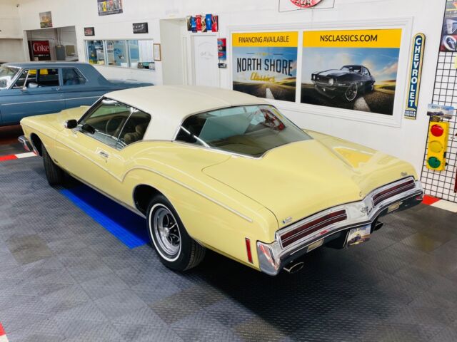 Buick Riviera 1973 image number 2