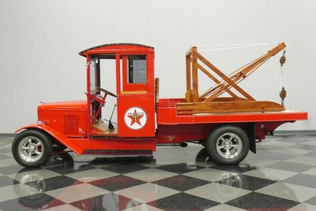 Mack Tow Truck 1925 image number 2