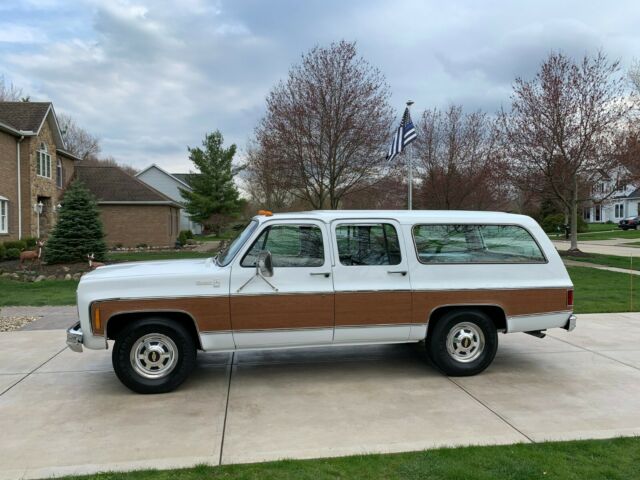 Chevrolet Suburban 1978 image number 1