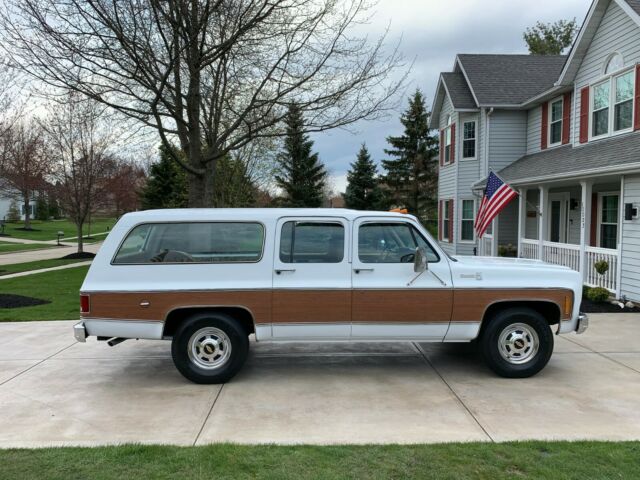 Chevrolet Suburban 1978 image number 15