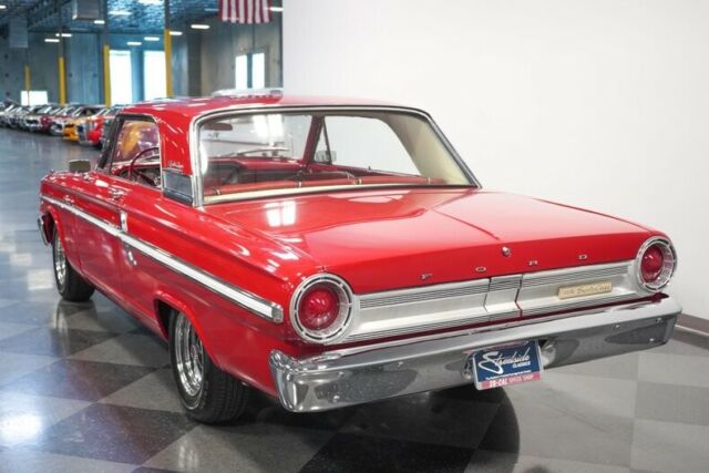 Ford Fairlane 1964 image number 10