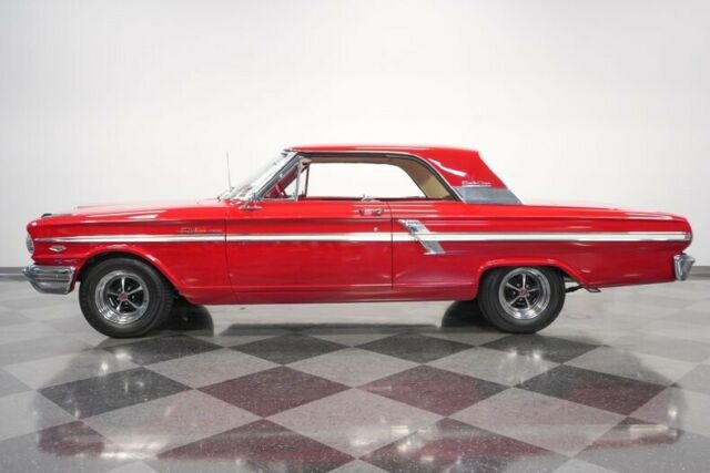 Ford Fairlane 1964 image number 2