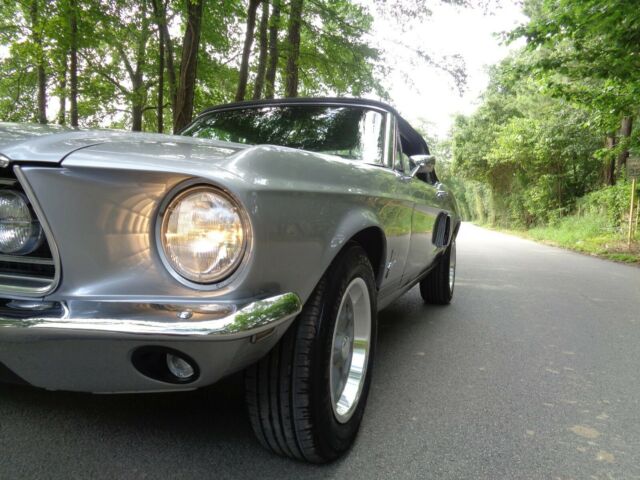 Ford Mustang 1967 image number 28