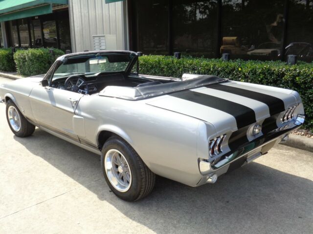 Ford Mustang 1967 image number 29