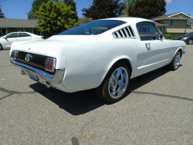 Ford Mustang 1965 image number 28