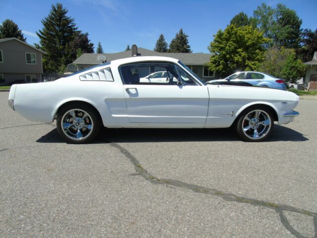 Ford Mustang 1965 image number 29