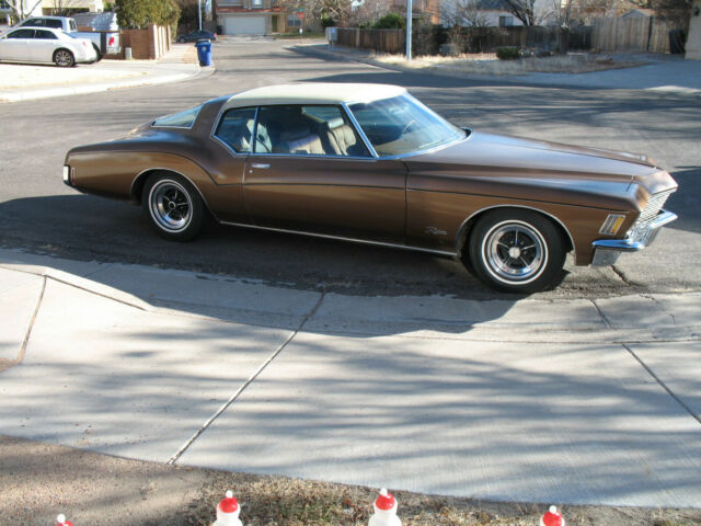 Buick Riviera 1972 image number 0