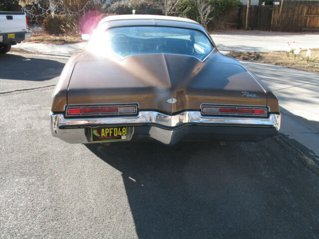 Buick Riviera 1972 image number 2