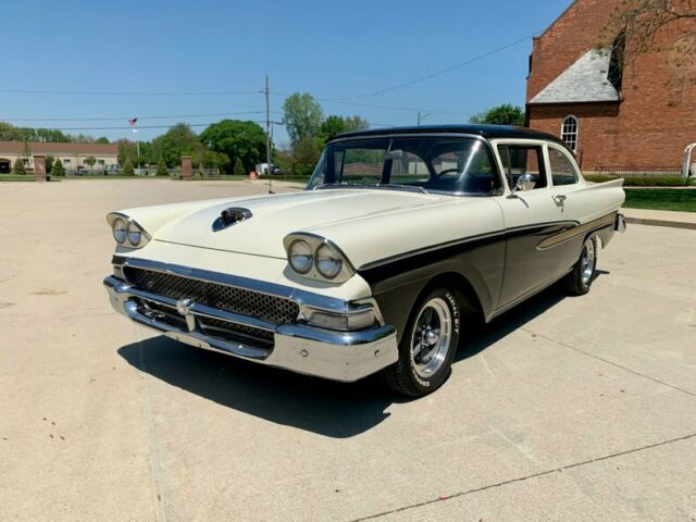 Ford Fairlane 1958 image number 1