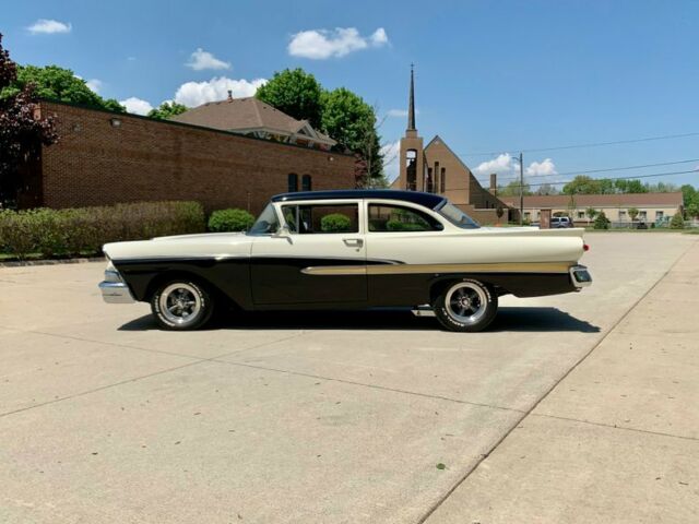 Ford Fairlane 1958 image number 11