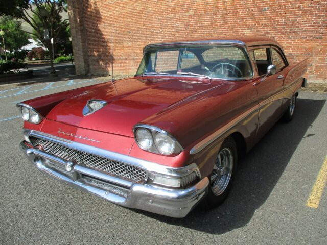 Ford Fairlane 1958 image number 0