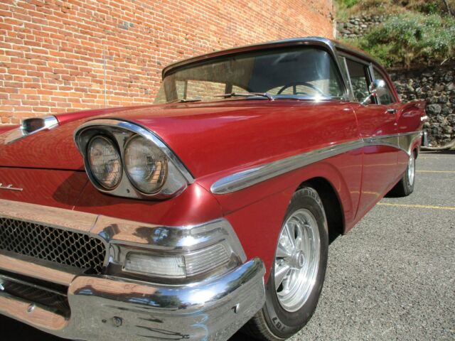 Ford Fairlane 1958 image number 1