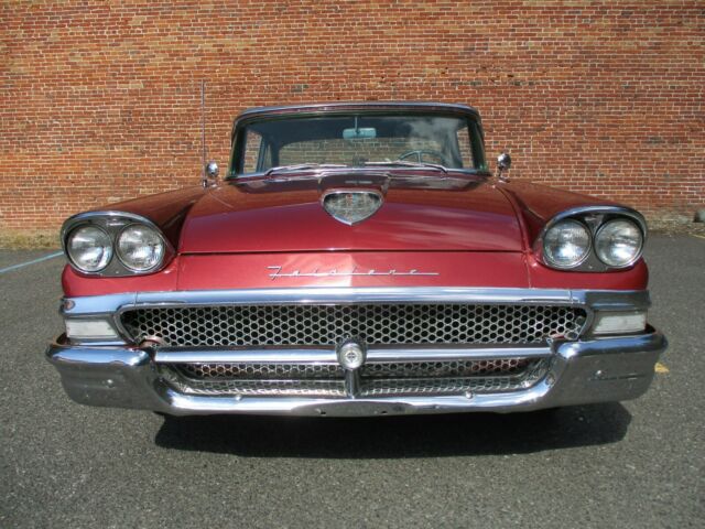 Ford Fairlane 1958 image number 2