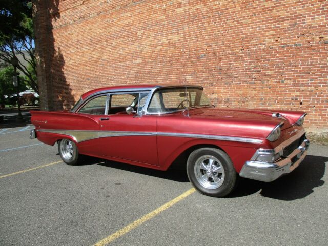 Ford Fairlane 1958 image number 27