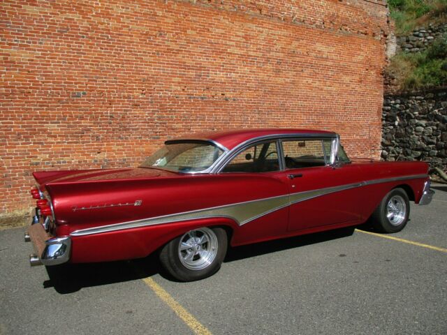 Ford Fairlane 1958 image number 5