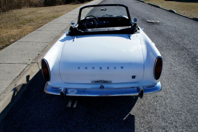 Sunbeam Alpine 1965 image number 21