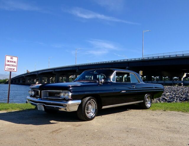 Pontiac Grand Prix 1962 image number 2