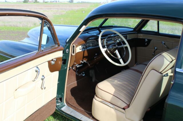 Cadillac Series 61 1949 image number 28