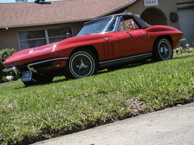 Chevrolet Corvette 1965 image number 25