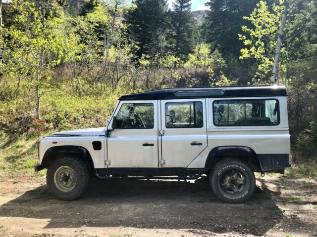 Land Rover Defender 1900 image number 1