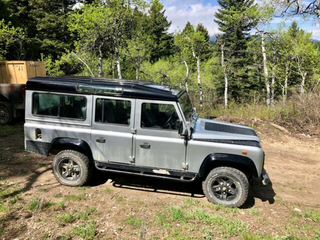 Land Rover Defender 1900 image number 10