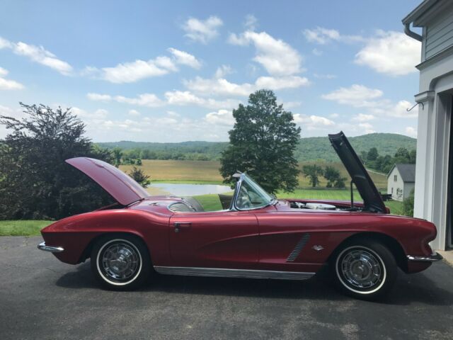 Chevrolet Corvette 1962 image number 0