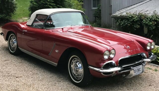 Chevrolet Corvette 1962 image number 22