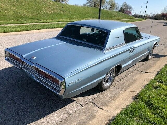 Ford Thunderbird 1966 image number 16