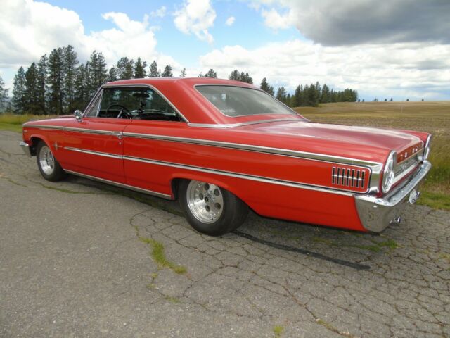 Ford Galaxie 1963 image number 1