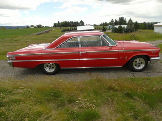 Ford Galaxie 1963 image number 28