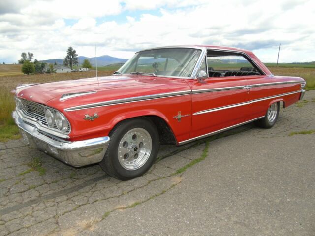 Ford Galaxie 1963 image number 31