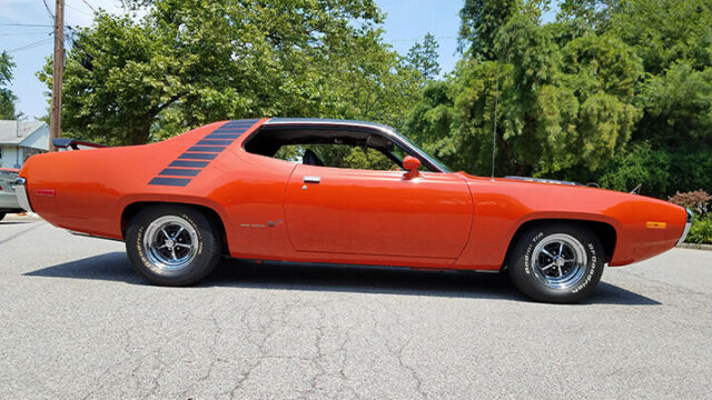 Plymouth Road Runner 1972 image number 15