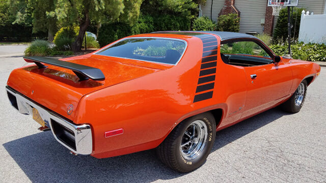 Plymouth Road Runner 1972 image number 17