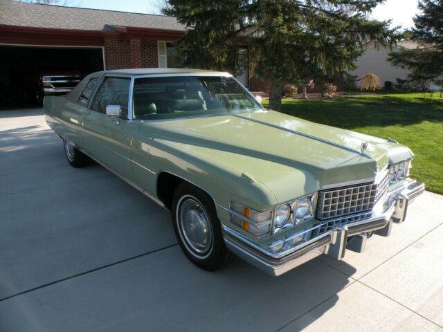 Cadillac DeVille 1974 image number 17