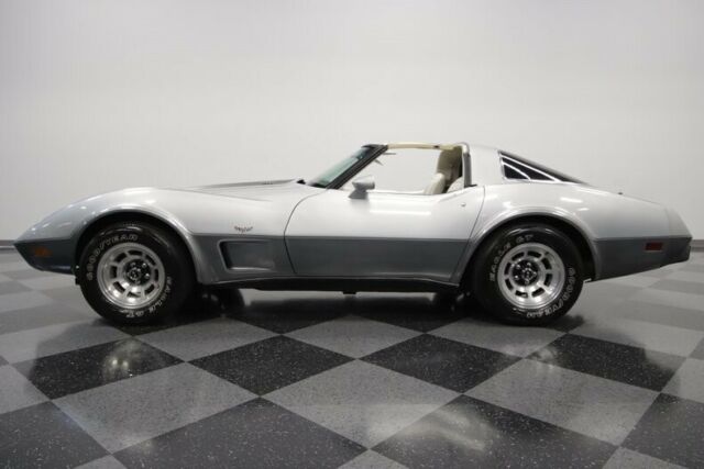 Chevrolet Corvette 1978 image number 2