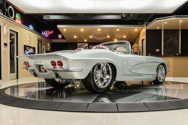 Chevrolet Corvette 1962 image number 36