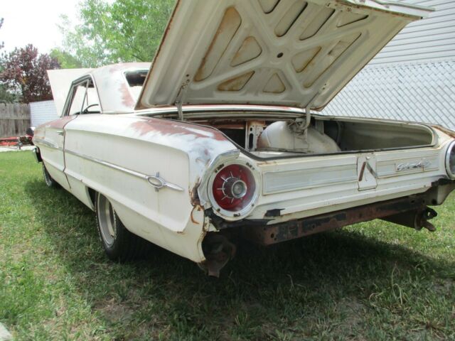 Ford Galaxie 1964 image number 1